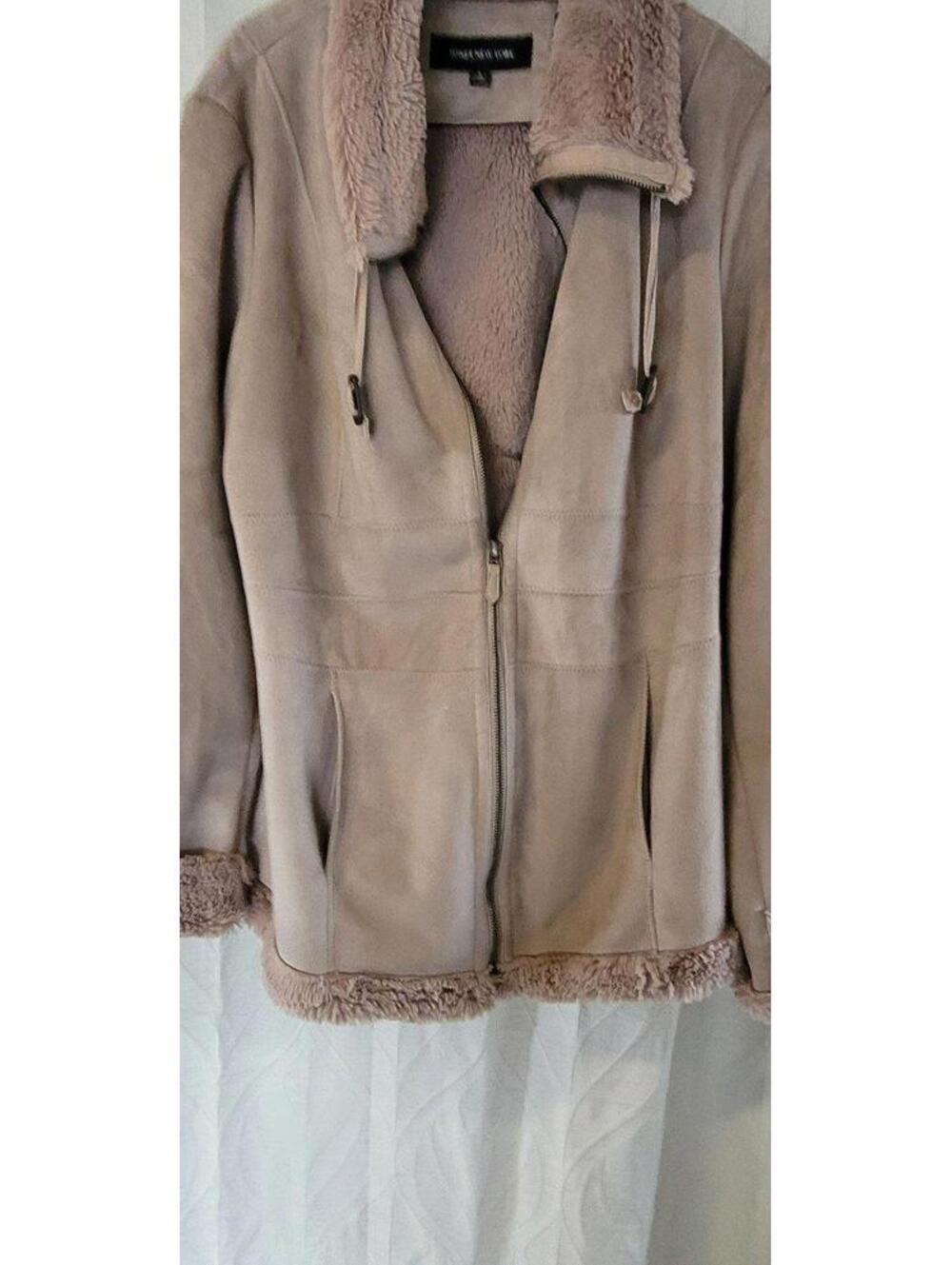 Women's jacket - Picture 3 of 5